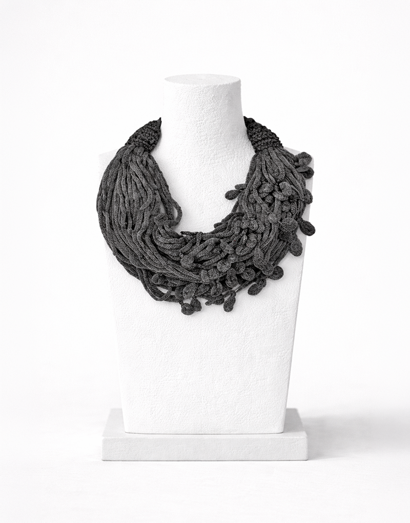 STRING COLLAR